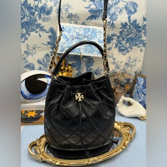 🆕 TORY BURCH 🧿 NWOT Fleming Soft Large Bucket Bag, Black Leather Diamond Quilt - Picture 2 of 16